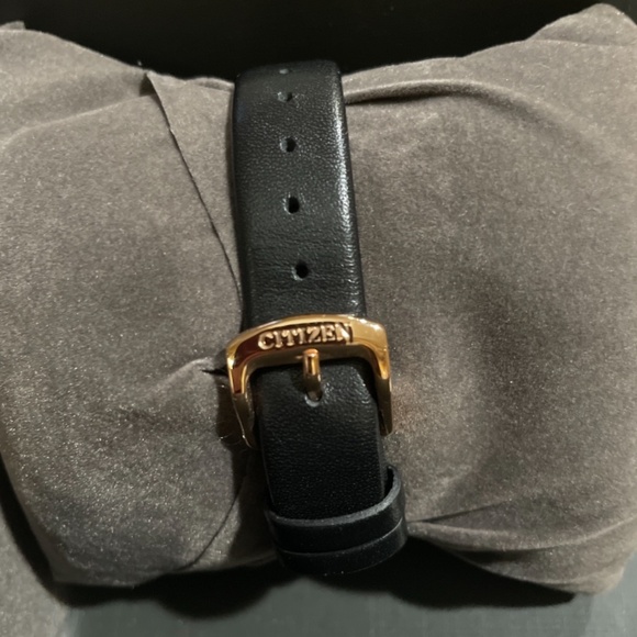 NWOT Citizen rose gold & black leather woman’s watch - Picture 4 of 9